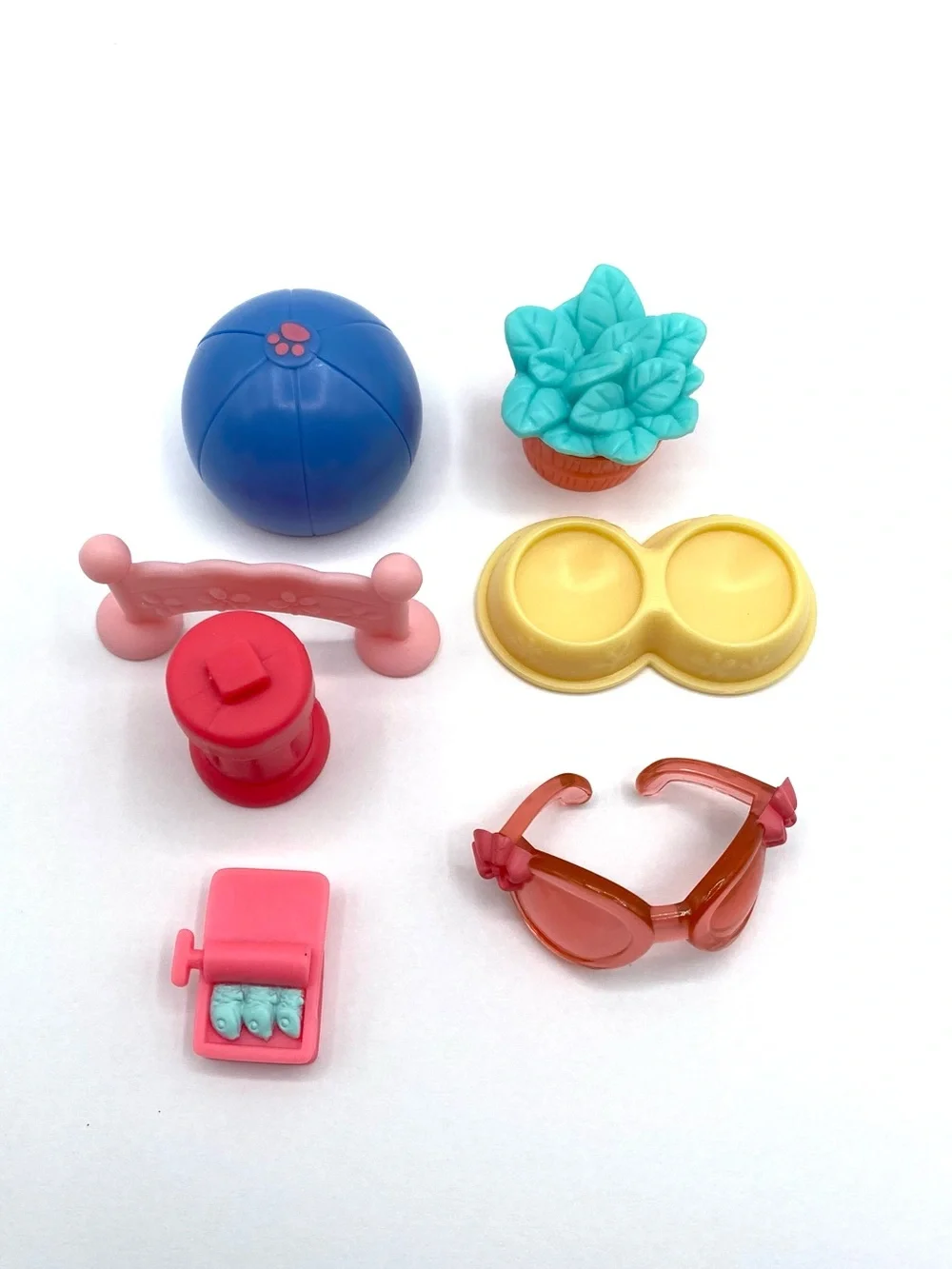 Littlest Pet Shop LPS House with Assorted Accessories 2004
